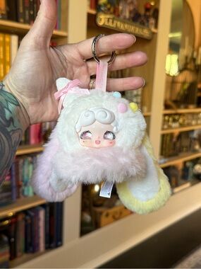 BOGO lucky deer nai ice cream keyring new in box